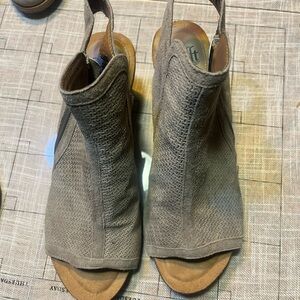 Sofft Taupe Textured Mules women’s size 11